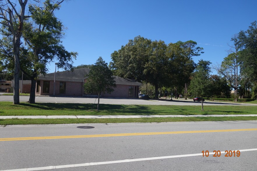 More Photos Of 502 Wells Rd, Orange Park General Retail For Sale