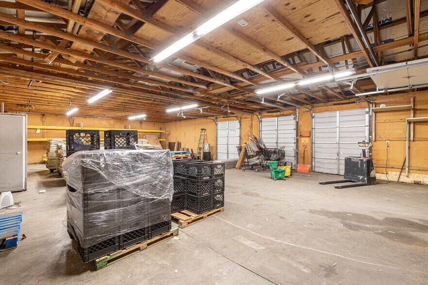 More Photos Of 500 S Commercial St, Crocker Storefront For Sale