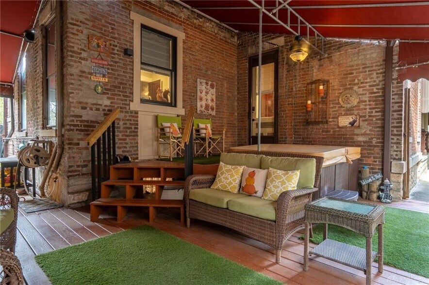 More Photos Of 324 Jones St, Dayton Office For Sale