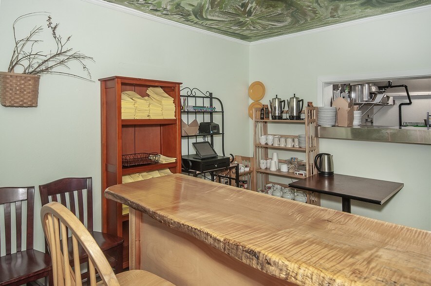 More Photos Of 4660 SE Highway 101, Lincoln City Restaurant For Sale