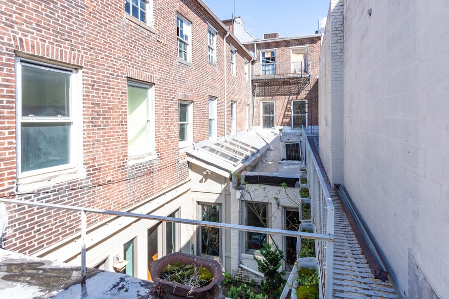 More Photos Of 115 W Saratoga St, Baltimore Storefront Retail Residential For Sale