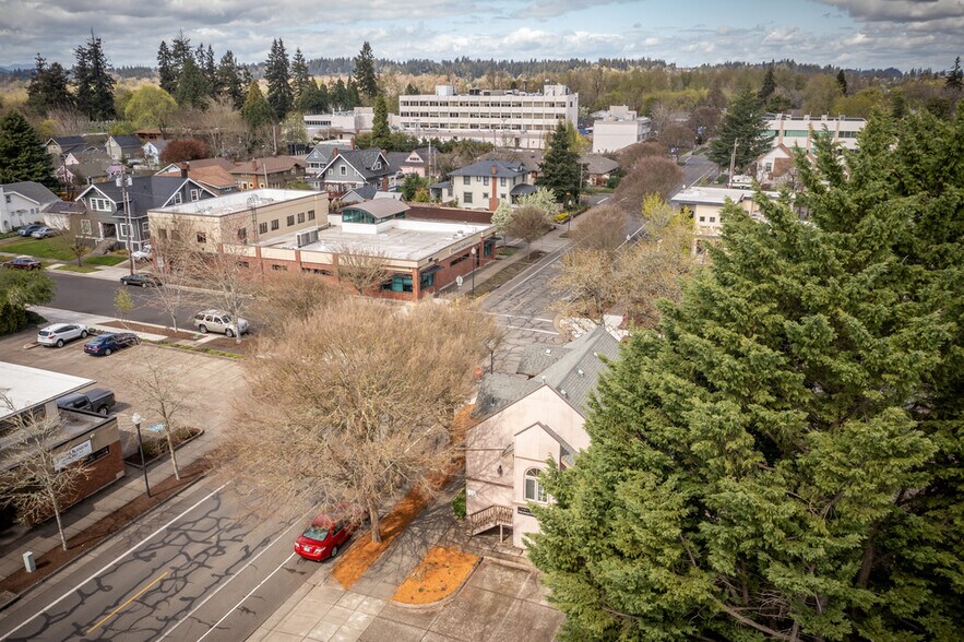 More Photos Of 909-919 Elm St SW, Albany Medical For Sale