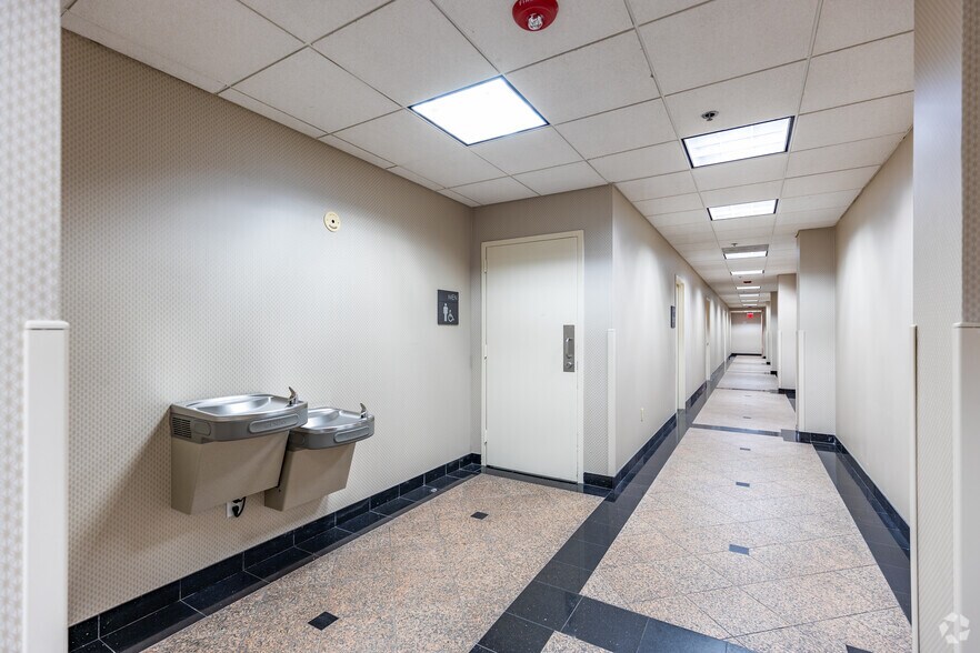 More Photos Of 100 NW 170th St, North Miami Beach Unknown For Lease