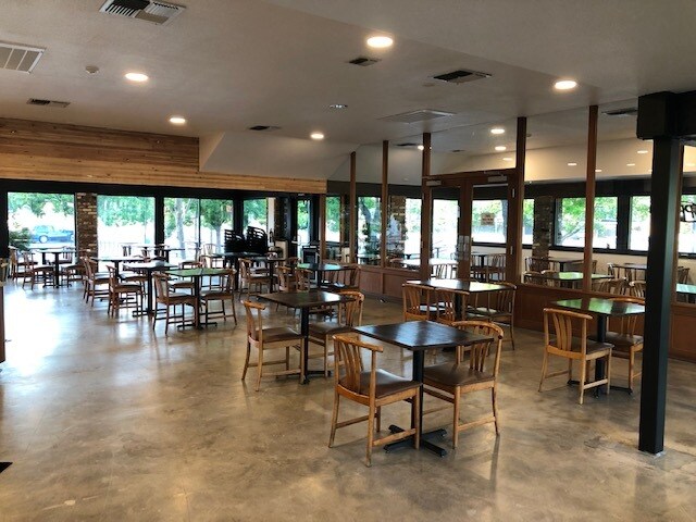 More Photos Of 10395 Rockingham Dr, Sacramento Restaurant For Lease