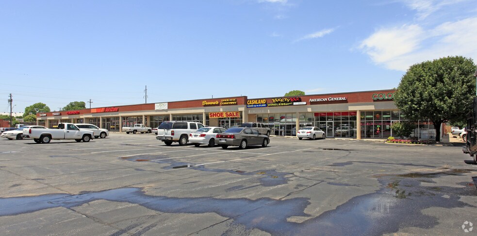 More Photos Of 2310-2320 W Owen K Garriott Rd, Enid Storefront For Lease