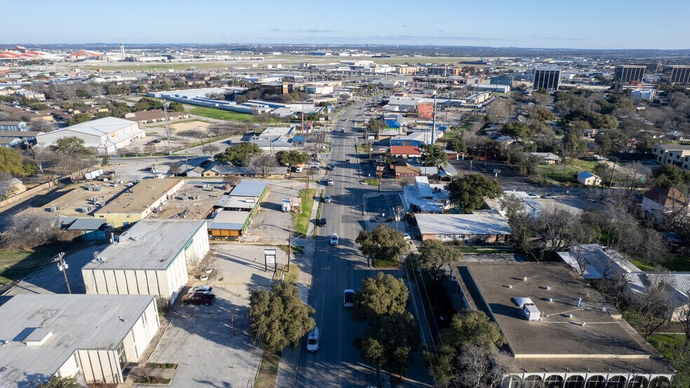 More Photos Of 8123 Broadway St, San Antonio Freestanding For Sale