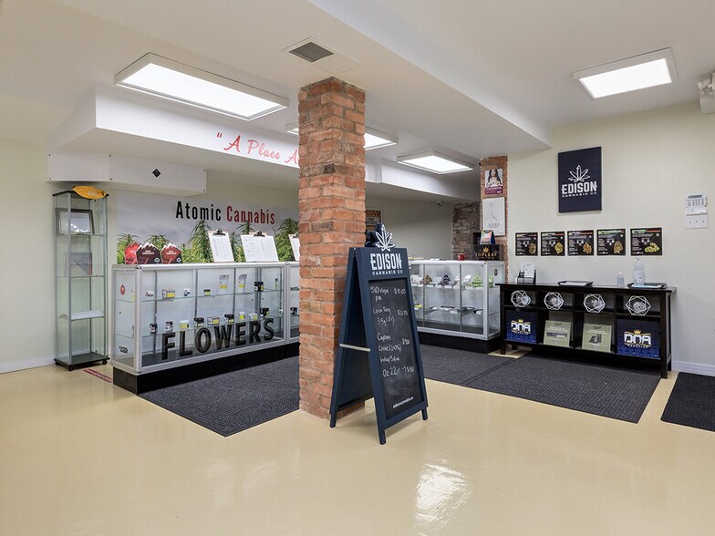 More Photos Of 122 5 St S, Lethbridge Apartments For Sale