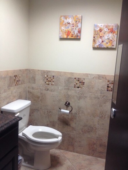 More Photos Of 1812 W Park Row Dr, Arlington Carwash For Sale