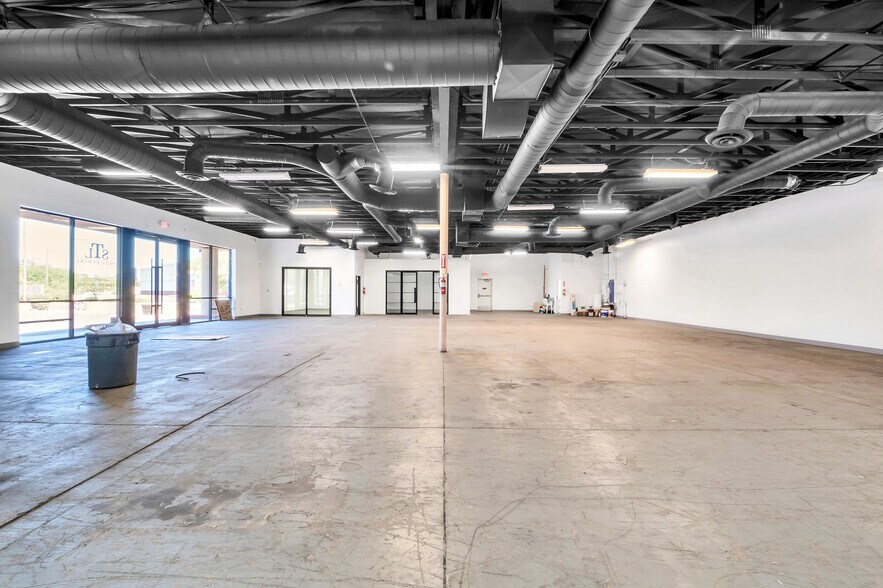 More Photos Of 400 S Idaho Rd, Apache Junction Freestanding For Lease