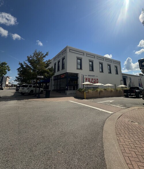 More Photos Of 100-102 E Alamo St, Brenham Office For Lease