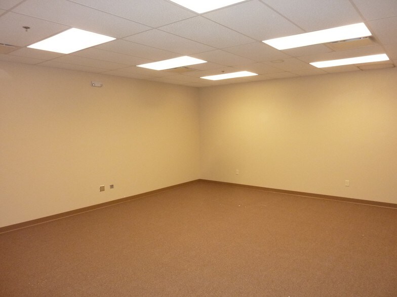 More Photos Of 1805-1823 S Murray Blvd, Colorado Springs Manufacturing For Lease