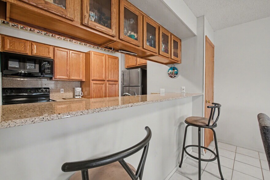 More Photos Of 604 Highcrest Dr, Marble Falls Specialty For Sale