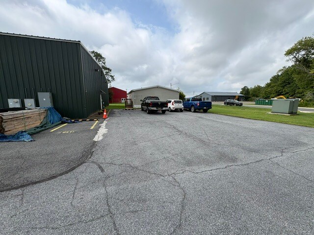 More Photos Of 21629 Baltimore Ave, Georgetown Industrial For Sale