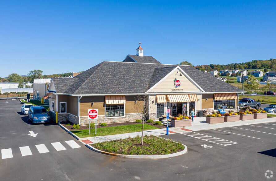 More Photos Of 140 West Rd, Ellington Freestanding For Lease