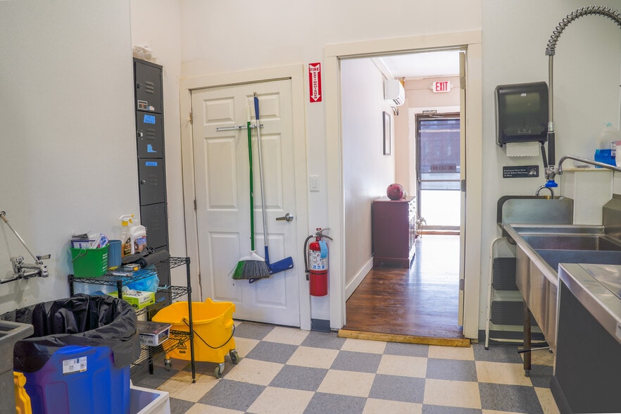 More Photos Of 123 Union Sq, Milford Restaurant For Sale