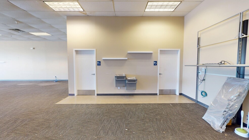 More Photos Of 9821 N Interstate 35, Austin Freestanding For Sale