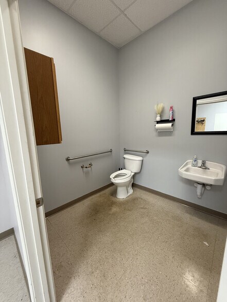 More Photos Of 420-452 Peppers Ferry Rd NW, Christiansburg Unknown For Lease