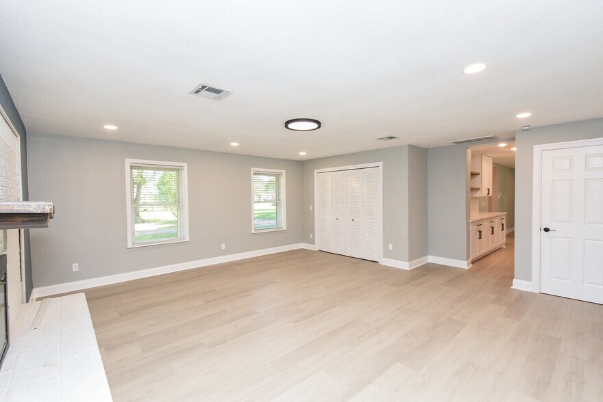 More Photos Of 19022 Old Mueschke Rd, Tomball Medical For Lease