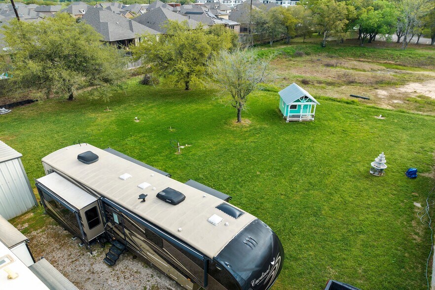 More Photos Of 20204 Schiel Rd, Cypress Warehouse For Sale