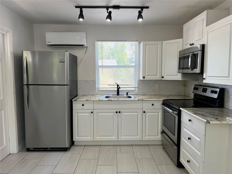 More Photos Of 1668 28th Ave N, Saint Petersburg Multifamily For Sale