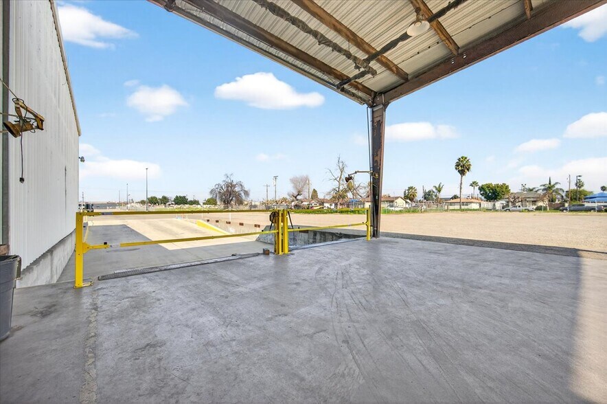 More Photos Of 1121 Annadale Ave, Sanger Refrigeration Cold Storage For Lease