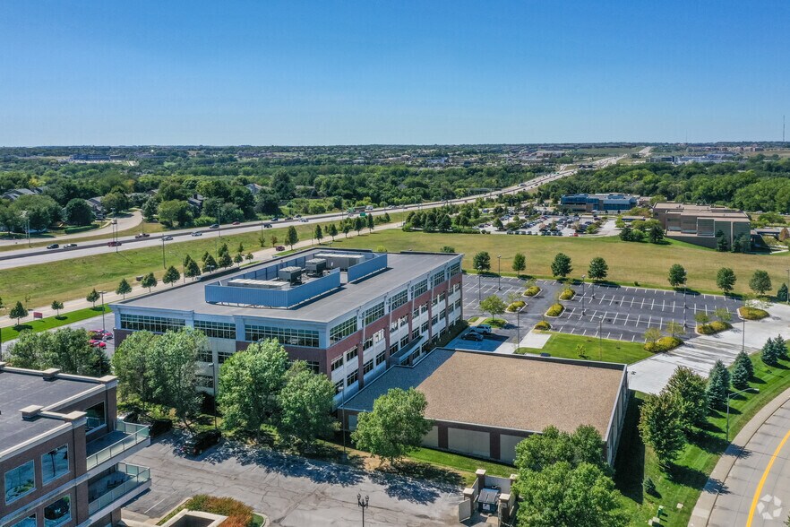 More Photos Of 15950 W Dodge Rd, Omaha Office For Lease