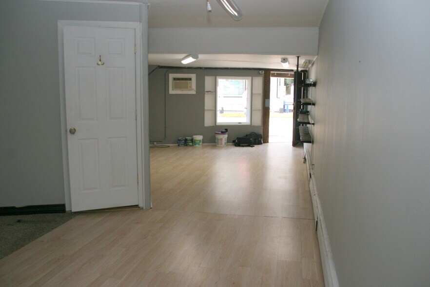 More Photos Of 39 Mine St, Flemington Freestanding For Lease