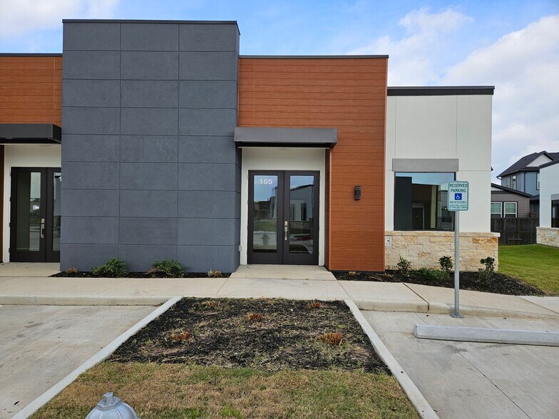 More Photos Of 5151 Meadow Ranch Pky, Richmond Office For Lease