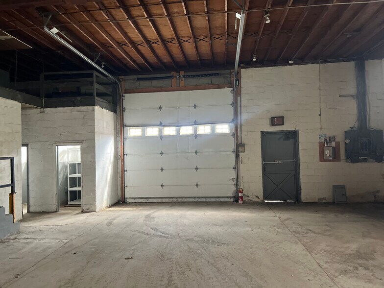More Photos Of 2 S Plank Rd, Newburgh Warehouse For Sale