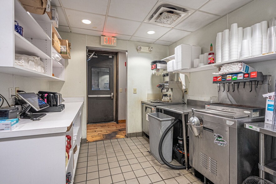 More Photos Of 209 W Congress St, Savannah Restaurant For Sale