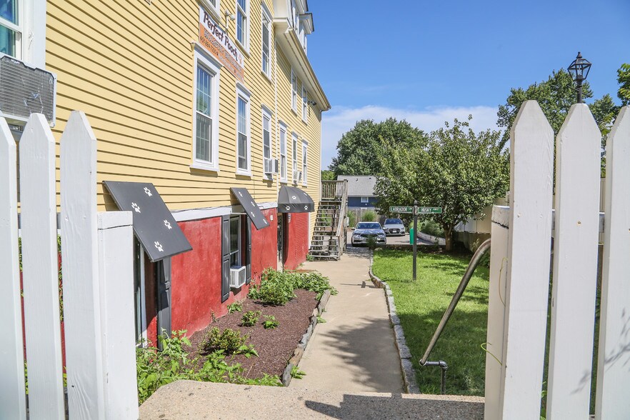 More Photos Of 58 Main St, East Greenwich Office For Lease