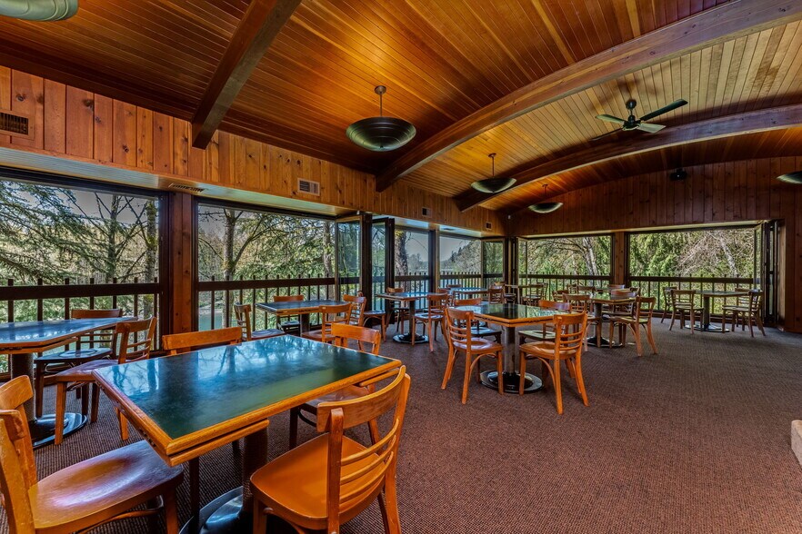 More Photos Of 1325 E Columbia River Hwy, Troutdale Restaurant For Sale