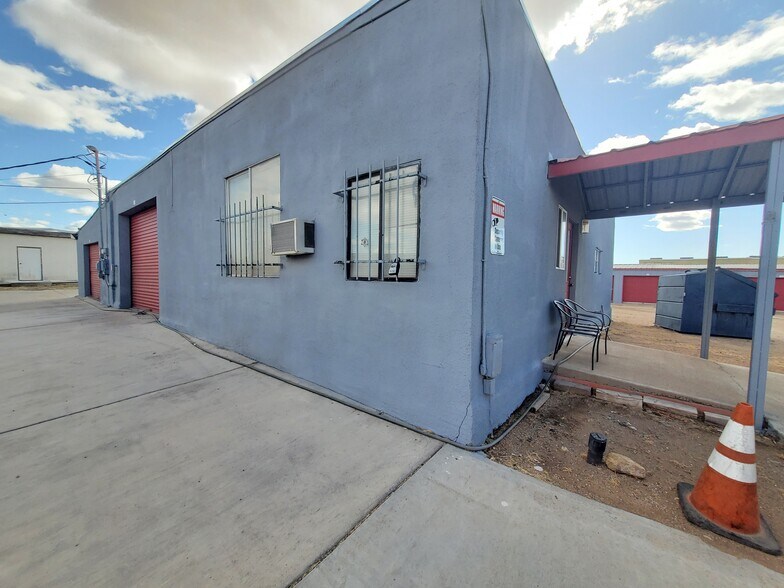 More Photos Of 3890 Sunshine Dr, Kingman Self Storage For Lease