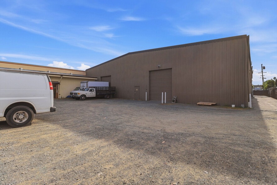 More Photos Of 741-751 Barron Ave, Redwood City Warehouse For Lease