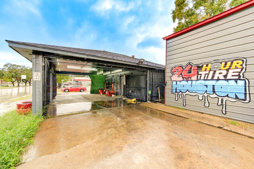 More Photos Of 5302 Bataan Rd, Houston Freestanding For Sale