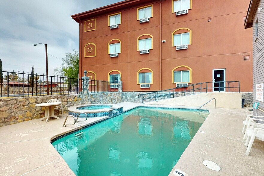 More Photos Of 5636 Paisano dr, El Paso Hotel For Sale