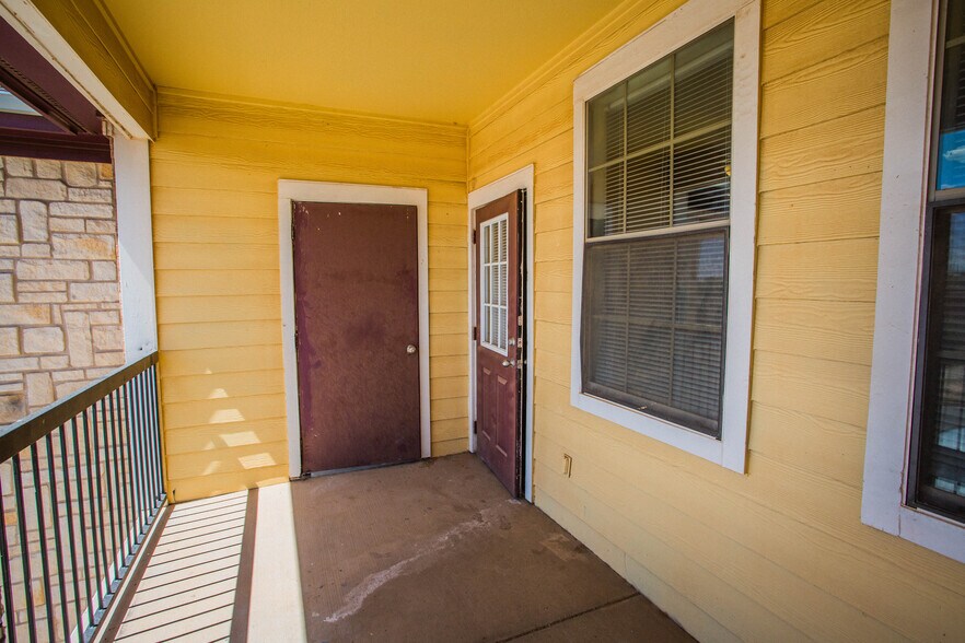 More Photos Of 2627 Oak Dr, Lubbock Apartments For Sale