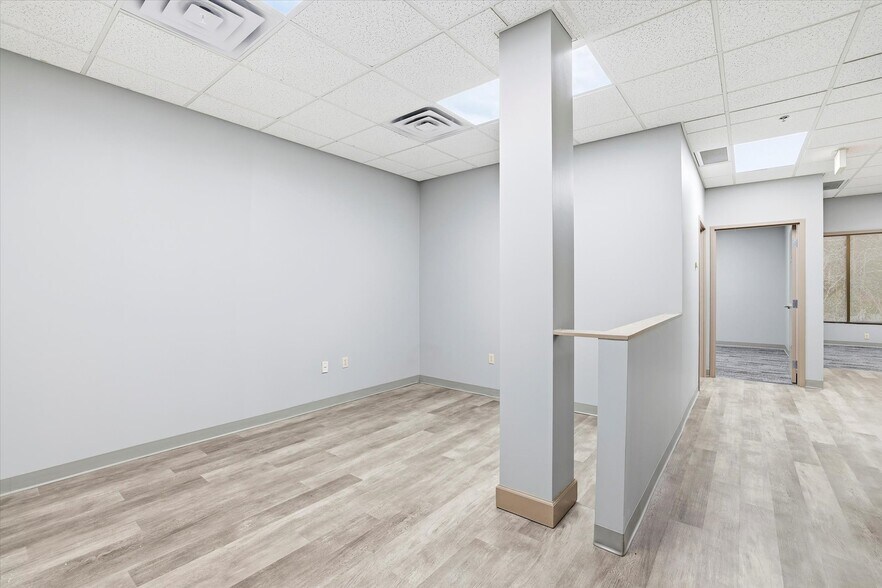 More Photos Of 2252 Killearn Center Blvd, Tallahassee Office For Lease
