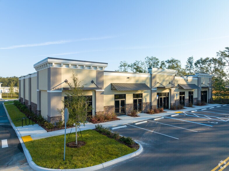 Primary Photo Of 1233 & 1239 W Broad St, Groveland Storefront Retail Office For Lease