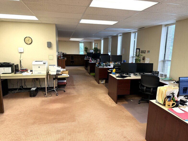 More Photos Of 100 Main St, Agawam Office For Sale