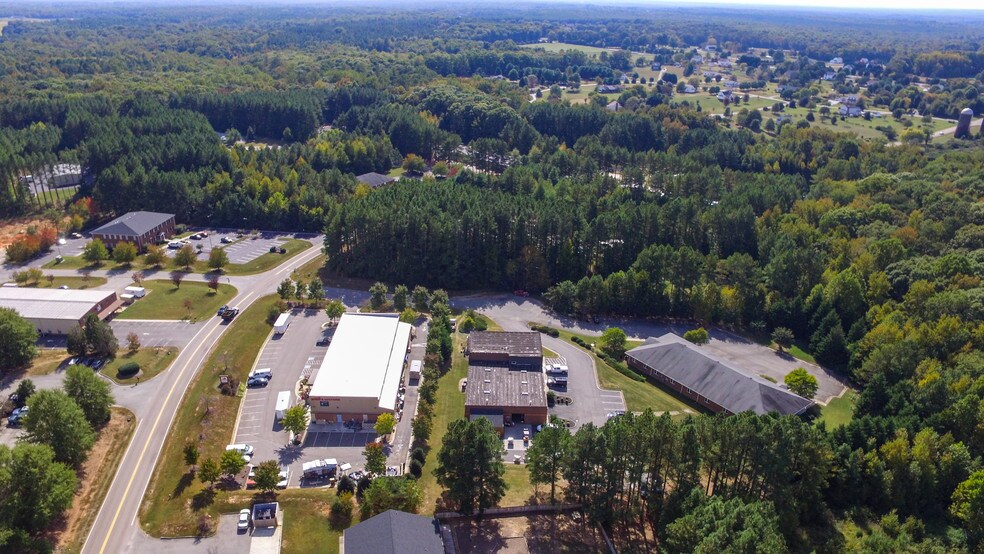 More Photos Of 2442 New Dorset Cir, Powhatan Office For Lease