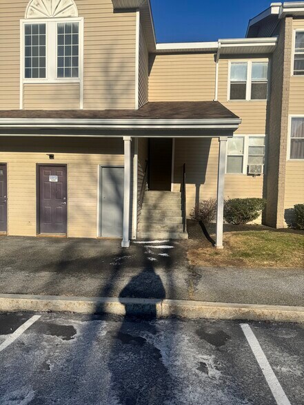 More Photos Of Capital Woods, Albany Apartments For Sale