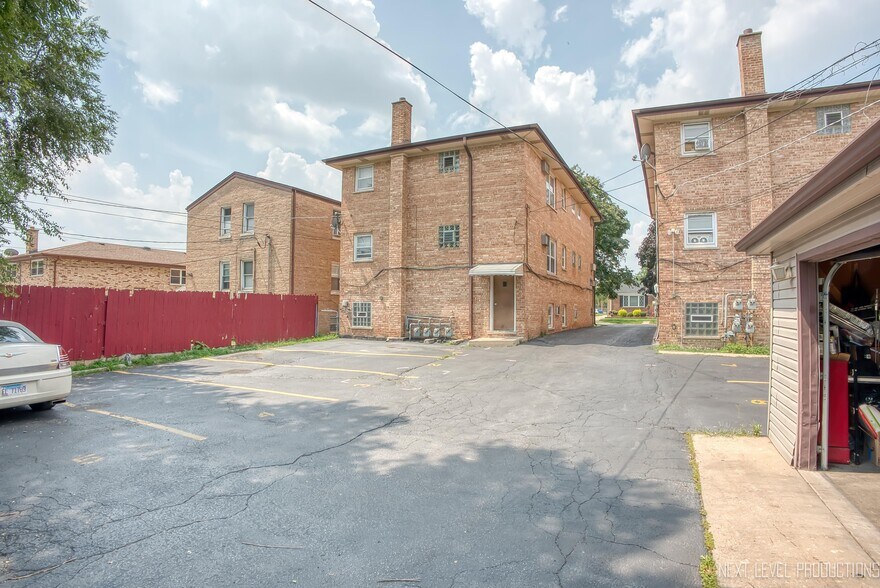 More Photos Of 1617 N 35th Ave, Melrose Park Apartments For Sale