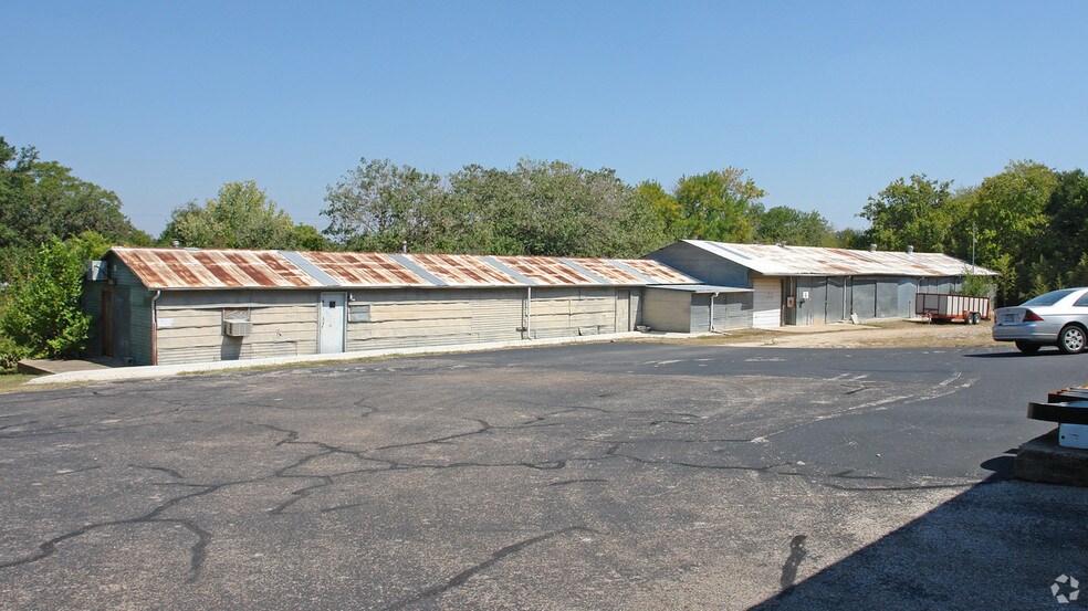 More Photos Of 1500 Stassney Ln, Austin Light Manufacturing For Lease