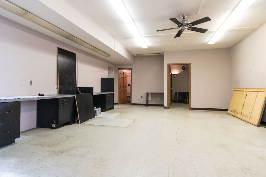 More Photos Of 575 E Milwaukee St, Detroit Warehouse For Lease