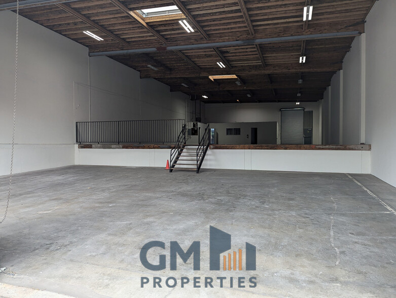 Primary Photo Of 2400-2402 Palm Dr, Signal Hill Warehouse For Lease