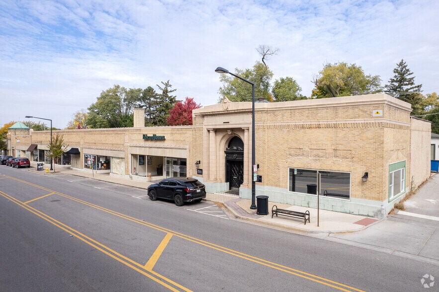 More Photos Of 127-157 N Northwest Hwy, Park Ridge General Retail For Sale