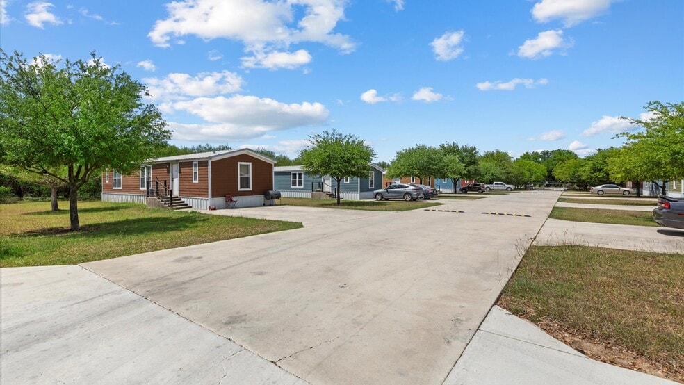 More Photos Of 1911 Wald Rd, New Braunfels Manufactured Housing Mobile Home Park For Sale