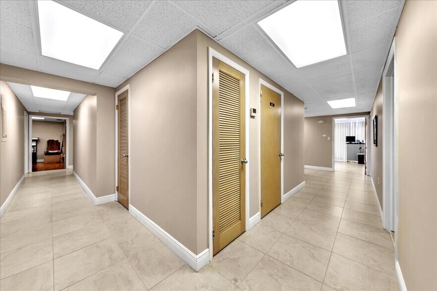 More Photos Of 6187 NW 167th St, Miami Lakes Office For Sale