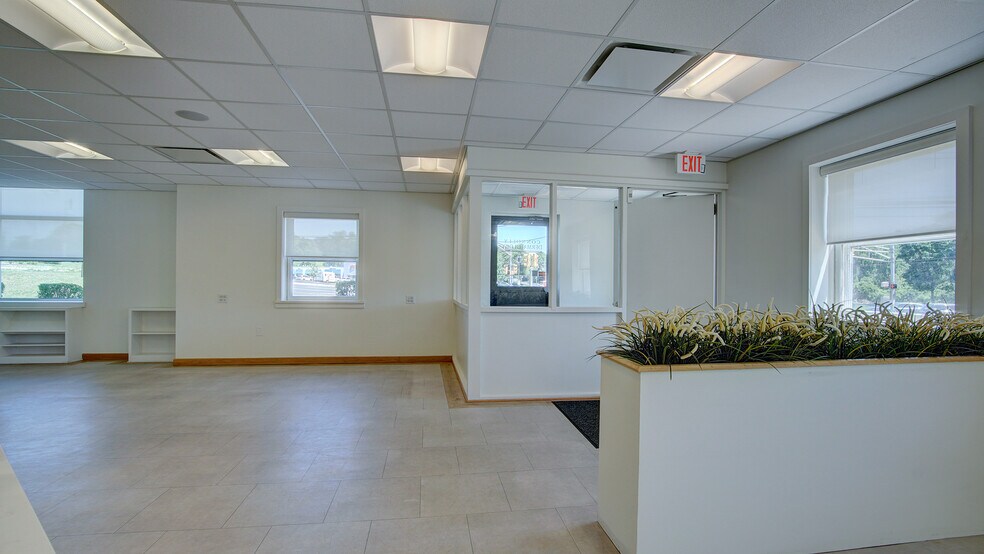 More Photos Of 2 Kings Hwy, Middletown Medical For Lease